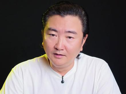 三位不同领域的顶级运动员,一个无法被国家队正式使用,一个被这里的环境逼到出走,一个在聚光灯褪去后独自面对伤病的未知……#缪伊雯#樊振东#全红婵#黑色幽默#真实生活分享计划