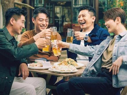 霍建华新剧轻年最新剧情又迎重大反转,没想到合作对象董倩竟然也被他利用了 #电视剧轻年 #解说电视剧 #细品轻年里生活的酸甜苦辣爽 #霍建华