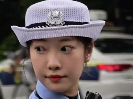 兔子警官在执勤中说话很温柔很好听 #李语蔚 #杭州交警