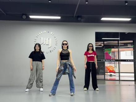 nobatidao舞蹈跳舞 一生爱卡点的女人
我是不会放过这种爽舞的#nobatidao舞蹈挑战
#DanceON时刻 #翻跳 #卡点舞 #巴西funk