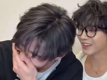 【云旗你在干嘛ᕱᕱ】小孩哥闯祸,他哥疯狂救场#云旗#郝熠然#直播回放 #郝熠然 #云旗