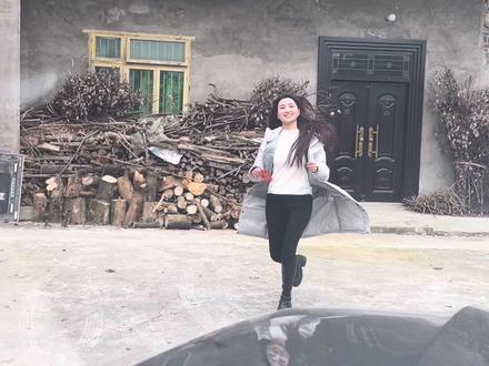 第一次去相亲,走的时候姑娘追出来送我一个红包,打开一看里面竟然是一支笔,一张黄纸…这是什么意思?难道是她们这边的风俗习惯吗?#意想不到的结局