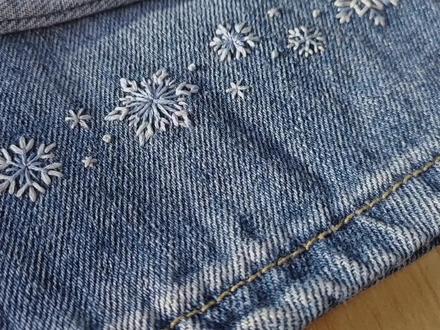 教你在牛仔裤上刺绣呀~超简单的小雪花~#刺绣 #牛仔裤 #手工 #刺绣教程 #DIY