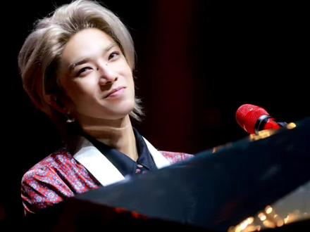 华晨宇深圳演唱会生日拼惊喜,我们需要每一位坐在对应区域的你,不仅是观众、歌迷、家人,更是火星惊喜主理人。#华晨宇#华晨宇深圳演唱会#生日#惊喜