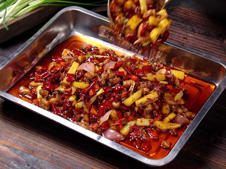 麻辣诱人的干锅兔,色香味俱全。味道巴适得板。 #听劝做饭 #抖音年味争霸赛 #无辣不欢