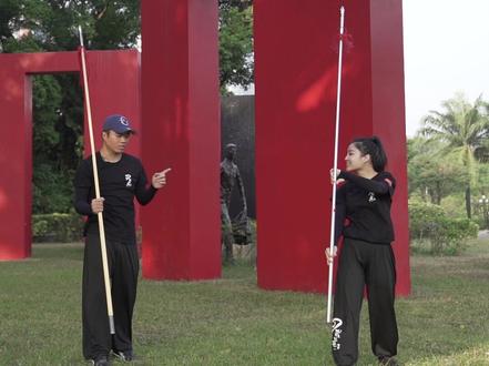 谁能告诉我最后唱的下一句是什么?#枪 #武术 #教学 #年轻人不讲武德 #薛之谦