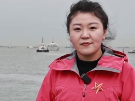 【南非海军“阿玛托拉”号护卫舰访问上海】 3月15日下午,南非海军“阿玛托拉”号护卫舰,驶抵上海某军港码头,开启为期5天的友好访问。此次访问是“阿玛托拉”号首次访问上海,也是南非海军舰艇自2008年之后第二次访华,旨在深化中南两国海军务实交流,增进战略互信,共同维护地区和平与稳定。