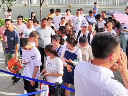 十堰高级职业学校
2023新生报名现场火爆