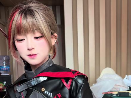 哈?什么兔娘宝宝?我现在只看到小付宝宝呀 #付慧琳 #coke老师的痞帅cos #使命召唤手游 #马上开使究发财 #青岛使命嘉年华究等你来