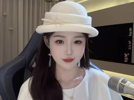 #喊麦#另类伴奏 #喊个麦
《我饮酒点孤灯》@小仔.