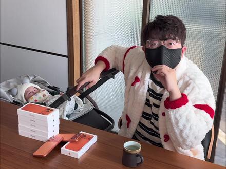 不废话,来抽100台iPhone 17 #2025年度精选内容盘点 #抖音精选宠粉福利