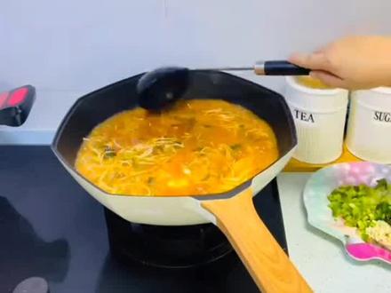 新疆汤饭Ugra#在家做美食 #在家做美食 #爱抖音爱官方 #健康美食自己做 #抖音爸爸别再删我视频了