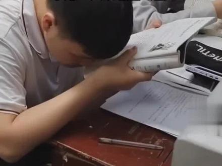 湖南低视力考生,仅靠一只眼睛逆光筑梦!