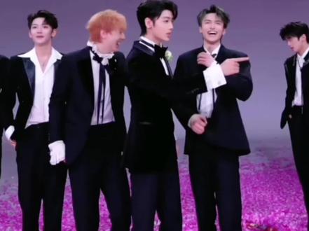 喜悦X撒娇八连
太中嘞#喜悦X #撒娇#帅哥