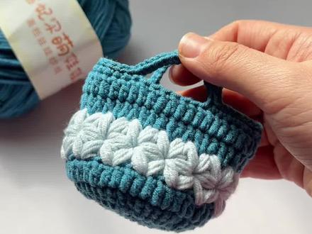 一体钩织的小茉莉花耳机包教程 十分钟教会你 线材 雪妃尔萌娃娃2号57戴青46水蓝
#钩针耳机包 #毛线编织教程 #钩织包包 #钩针编织 #手工diy @雪妃尔毛线