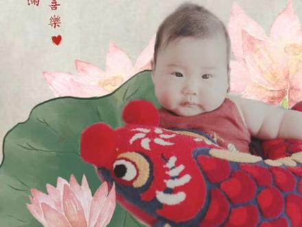 过年在家给孩子拍成年画娃娃的教程✌,醒图教程参考这个作者的工笔画修图@Lulu📷手机摄影 ,非常便捷。#记录成长的每一个瞬间