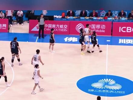 广东篮球绽放十五运#广东全运男篮 携超强“梦幻阵容”,时隔12年重返全运巅峰;#广东全运女篮 虽人员不齐,却凭坚定信念与拼劲为刃,最终以弱胜强力克四川,勇夺金牌!男女双冠,这波“粤”军双捷,为广东实现“三大球”新突破!