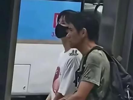 #幸福请降临李煜东手中 他们说幸福的敲门声是东东,那以后请幸福降临在李煜东手中 #李煜东 #时代峰峻 #TF四代 #成长痛