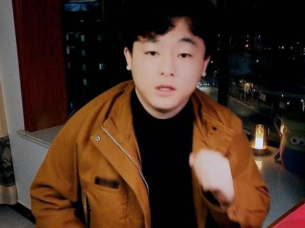 现实版傻妞!大白话讲透OpenClaw 小时候幻想拥有“傻妞”,现在开源神器 OpenClaw 帮你实现!
这期视频不讲一行枯燥的代码,纯用大白话和真实的开发案例,带你扒下 OpenClaw 的技术外衣。别再把 AI 当成只会聊天的“被动百科全书”了,学会硬核的“四步武装法”,让大模型瞬间顿悟,化身自带大脑和双手、能自动写代码跑程序的“全能实习生”!#ai#软件#编程#龙虾#openclaw