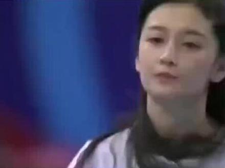 跳高比赛发现一位大美女😍😍😍不过跳的这高度...#美女 #跳高