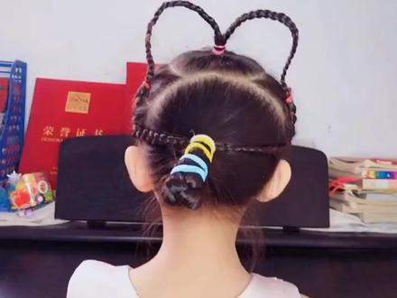 活泼可爱的小白兔发型,适合学校节日活动,提示颜值吸睛之作