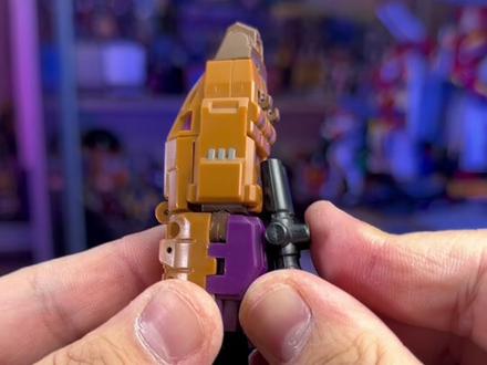 铁工厂 混天豹 合体 #变形金刚 #玩具 #合体 #童年 #怀旧 @DOU+小助手