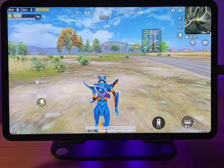 小米平板6PRO澎湃系统和平精英超广角教学 以前MIUI的方法已经失效了,现在这个是澎湃的修改基础超广角的方法,适用于任何小米平板的澎湃系统,像小米平板5 5pro 6 6pro 6max 6spro均可以。关键点在于最小宽度要输入377去改,改完后设702-720之间都是原厂出来的宽度设置这个随意。改完基础超广角后,落地超广角会消失,做修复设置后,才能像视频那样落地点设置恢复超广。平板的超广角都是第三人称拉满90,但是具体效果是由屏幕比例决定的,不同比例的效果也不同,有一加平板7:5和小米平板16:10的对比效果。#小米平板6pro #和平精英超广角 #和平精英动物丛林 #小米澎湃os