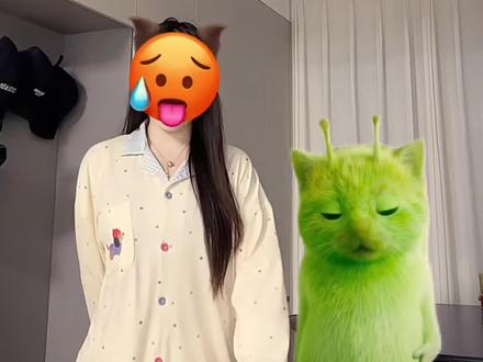 好魔性的舞蹈~#小鸡舞挑战 #grr手势舞 #一学就会系列 #飞船丢了 #请艾特出你最好的姐妹跳这舞 @DOU+小助手