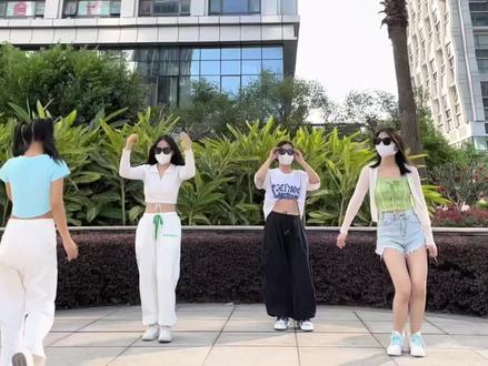 #科目三舞蹈 #广西科目三蹦迪教程
#很想某人dj 不要说科目三了,我科目一六十分都没有,已经找教练退钱了#科目一考试 #以舞会友