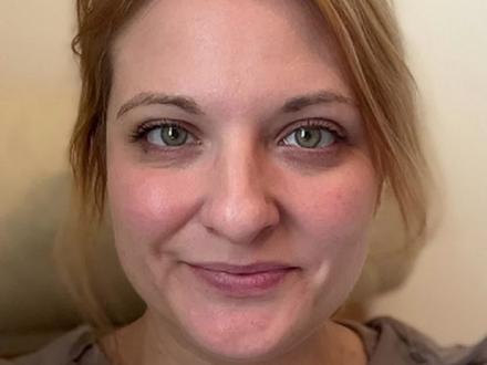 Language learning I’ve tried different ways to learn languages…
我尝试过不同的语言学习方法……
Some ended in disaster.
有些以失败告终。
Want to know why I quit Greek? Watch and see.
想知道我为什么放弃学希腊语吗?看视频就知道了。
How do you like learning languages? Tell me in the comments.
你喜欢用什么方式学习语言?在评论区告诉我吧。
#英语没那么难 #语言学习 #学英语 #口语