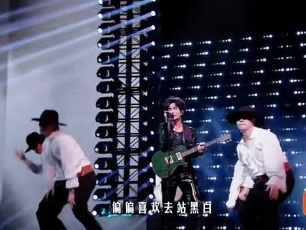 陈楚生微博之夜《晚礼服》夯爆了!