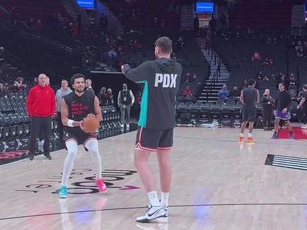 真成兽医队了?场均8分钟的里斯赛季报销,开拓者五大内线全伤过 #开拓者 #里斯 #杨瀚森 #克林根 #NBA