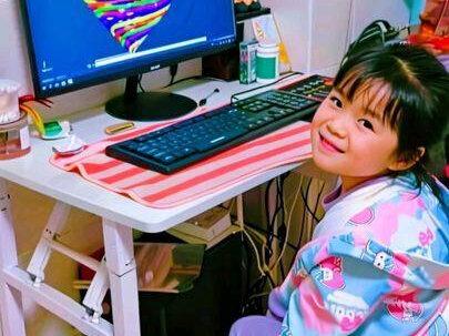 5岁小孩姐用CAD画彩虹龙卷风效果图 小楠瓜今天出息了,她说她画的是彩虹龙卷风,人类幼崽的思维这么抽象的吗?大家快来看看这到底像不像彩虹龙卷风?#萌娃#亲子日常#三维建模#人类幼崽#厉害了我的宝宝