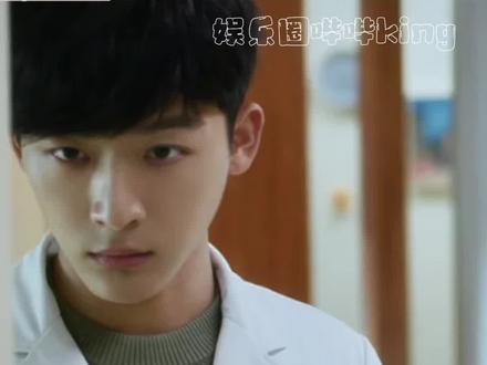 到底是哪个患者敢动这样的医生?不怕锤两拳锤吐奶吗?#张晚意非凡医者人设
