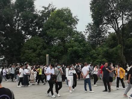 自贡一中14班同学们加油,高考必胜。