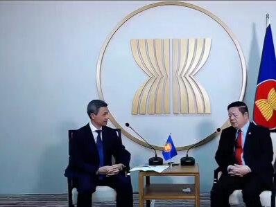 难怪同意停战,泰柬谈判现场,中方座次引人注目,幕后高人坐中间