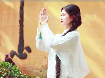 普陀山求什么最灵?当地人都这样说!
去普陀山之前很多人问我
到底求什么最灵?
在哪里求?怎么求?
问过当地香客,答案在这里👇
📍求姻缘 — 去普济禅寺。
📍求平安 — 去南海观音。
📍求事业 — 去法雨寺。
📍求学业 — 去慧济寺。
📍求什么都要记住 — 一定要说清楚。
不要就说"保佑我"
把你真正想要的,认真说出来
佛祖也要听清楚你要什么🌅
#普陀山旅游攻略 #普陀山祈福 #普陀山跟团游 #普陀山 #真实生活分享计划