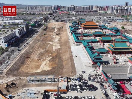 代王府西侧的围挡已经拆除完毕,正在抓紧建设停车场#大同 #代王府