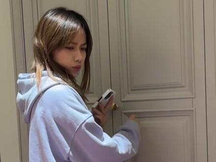 谁发明的绿幕啊???今天突然被打了一顿却不知道是谁下的毒手……..#恋爱日常 #情侣 #内容过于真实 #绿幕