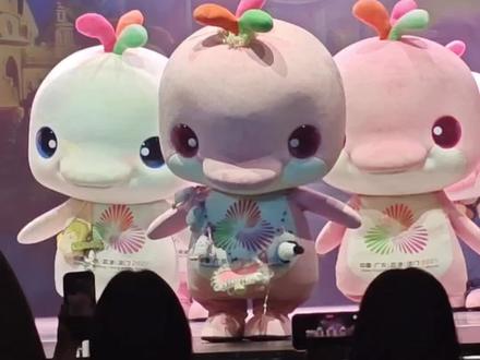 比例你现在真的和mini没差了 三只萌宝啊#大湾鸡 #萌动奇迹 #全运会吉祥物 #萌 #可爱 @抖音小助手 @抖音创作者大会 @抖音