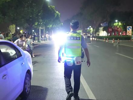 酒驾危害大,交警会严查,同车需劝阻,安全你我他!PS:粉丝-1!#皮哥来了 #夏季交通安全专项整治行动 #政务原创作者联盟