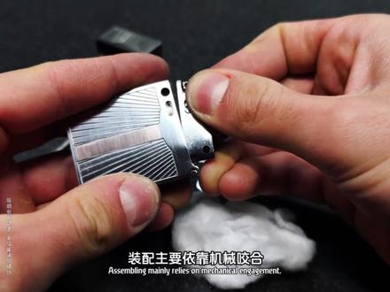 二战硬通货:Zippo 挡子弹、扔河里、不灭之火,打火机界的硬汉图腾。#zippo #男人的玩具 #打火机 #hello时尚季 #抖音开放麦