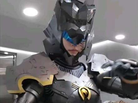 录制b站跨年晚会的vlog~~嗝
(真的是我这辈子最难忘的回忆了 26年我们还会再聚的!!)
#超兽武装 #超兽武装cos #哔哩哔哩跨年晚会 #超兽武装风影 #哔哩哔哩