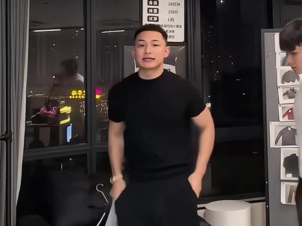 “冰皮西裤2.0版本 依旧经典直筒版型 轻薄但有型 兼顾西裤的利落感与休闲裤的舒适感”#GTAL #醋哥 #冰皮西裤 #西裤 #夏季新款