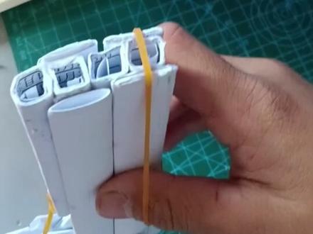 #纸模 #模型 #diy动手操作 做了一个连发的皮筋枪