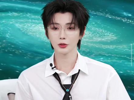 今晚卡姿兰的直播,小高小郝说的真的太好了吧👍
2026年一定会如你们所愿的@云旗Yunqi @郝熠然
#一起走花路 #云旗 #郝熠然 #追星日常 #卡姿兰