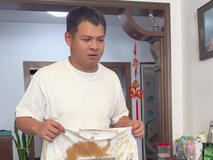 多优秀的小熊,衣服洗得这么干净。孩子的衣服为什么能这么脏#衣服污渍清洁技巧
