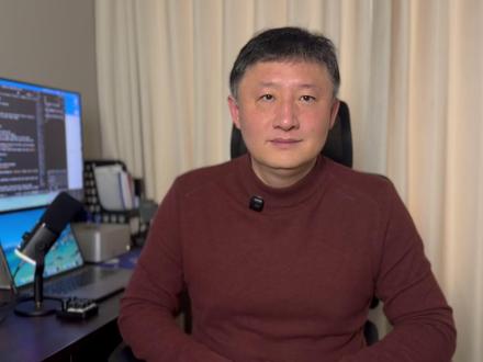 Sora 已死:OpenAI 为什么亲手杀掉自己最火的产品? 就在昨天,OpenAI 正式宣布关闭 Sora App,终止与迪士尼的合作。六个月前上线五天破百万下载的明星产品,为什么说砍就砍?
这期视频我会讲清楚三件事:
● Sora 到底怎么死的?数据、版权、留存全线崩塌
● OpenAI 战线铺太长的代价:被 Anthropic 在企业市场反超
● 2026 年 AI 真正的制高点是 Agent,而 OpenAI 已经落后了
以及 OpenAI 接下来的战略转向:砍产品、合并超级应用、All in 下一代模型,IPO 之前的一次残酷瘦身。
#OpenAI #Sora #AI #Agent #Anthropic