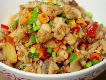 这是夏天夜宵爆火硬菜--衡阳炒麻拐一上桌,啤酒多要多开两瓶! #美食教程 #衡阳炒麻拐 #湖南小炒 #夜宵 #衡阳美食
