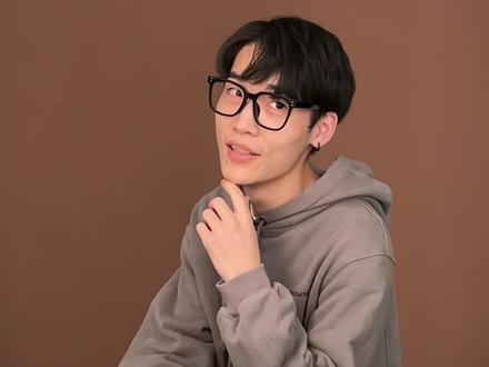 今天替你们尝试了明星级的服务, 499两张精修照片,5对1 ,三机位,拍摄效果到底怎样?请看到最后#抖音搜索流量来了 #写真 #肖像摄影 #跟着抖音来探店 #情绪写真 @DOU+上热门